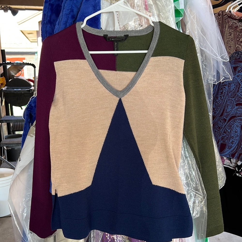 Bcbg sweater in perfect condition.